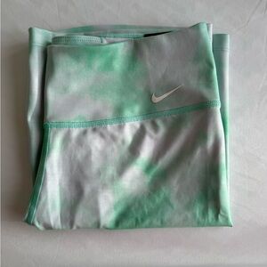 Nike One Tight Fit Performance